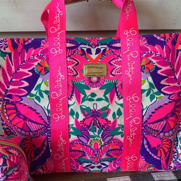 Lilly Pulitzer 2pc. Tote/Cosmetics case in "Resort White "Shes Too Fly" NWT - Picture 4 of 12
